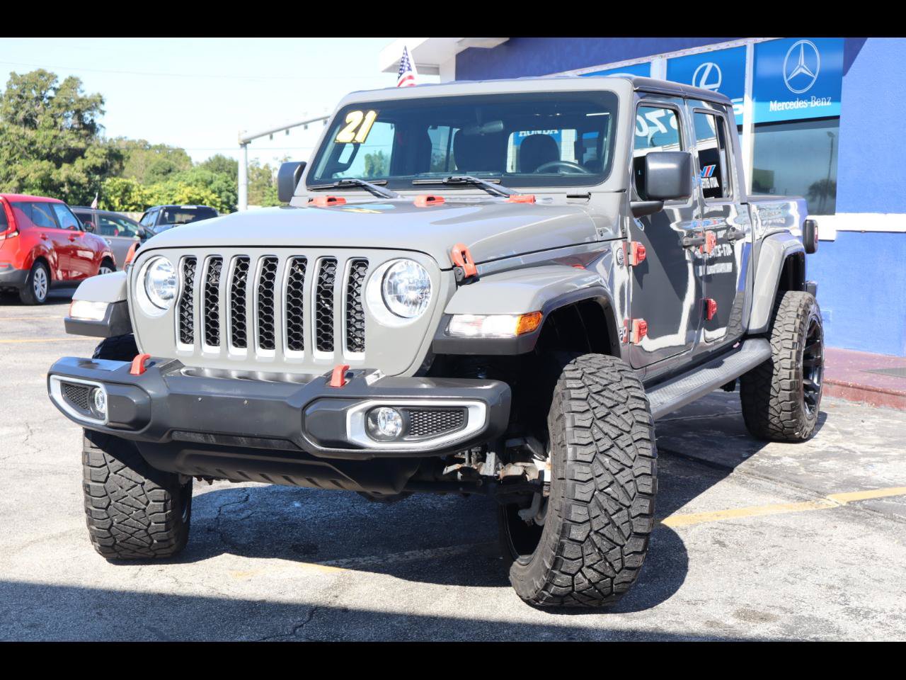 Used 2021 Jeep Gladiator Overland w/ Trailer Tow Package AWD/4WD image 3