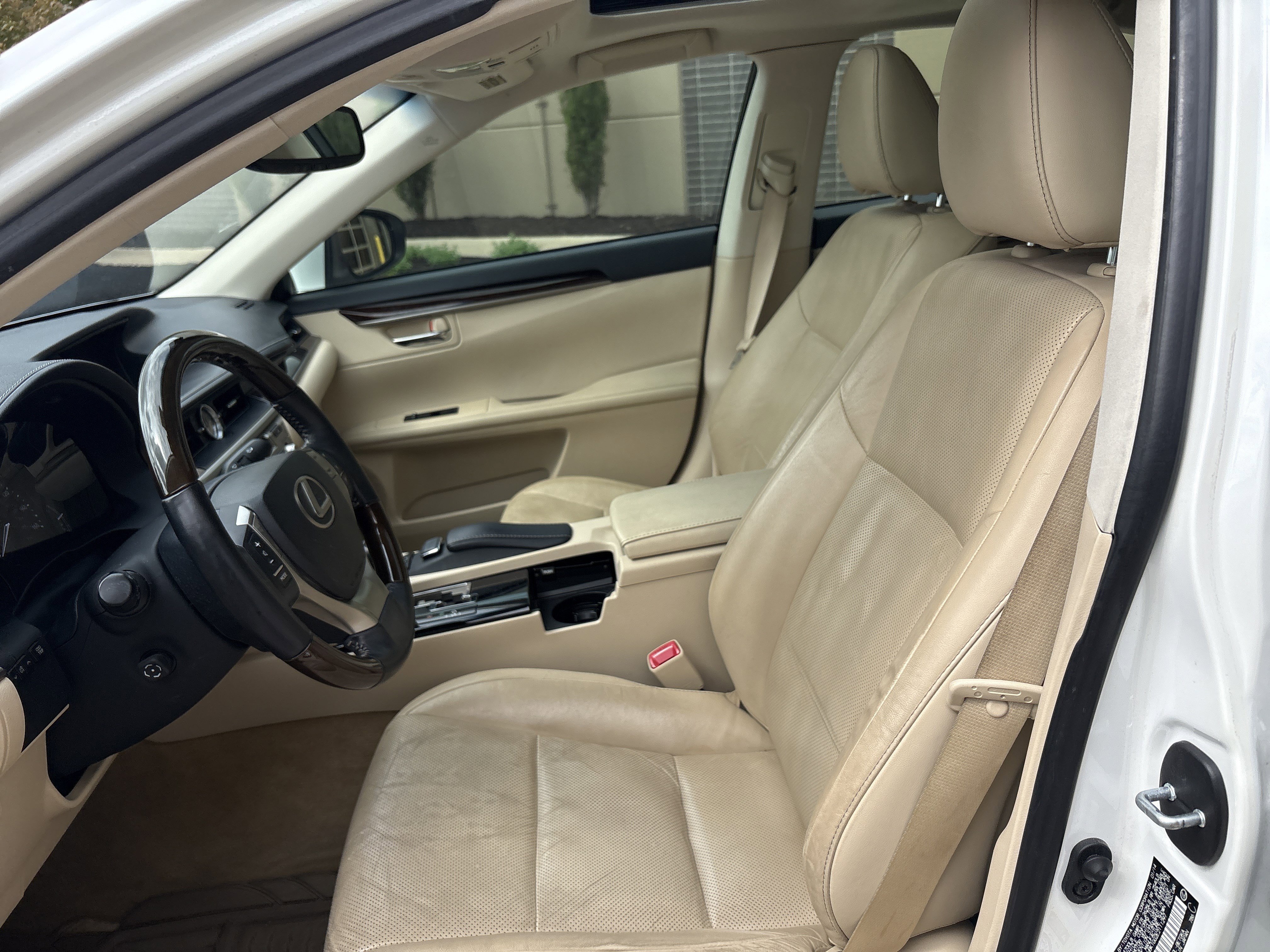 Used 2014 Lexus ES 350 w/ Luxury Package image 16