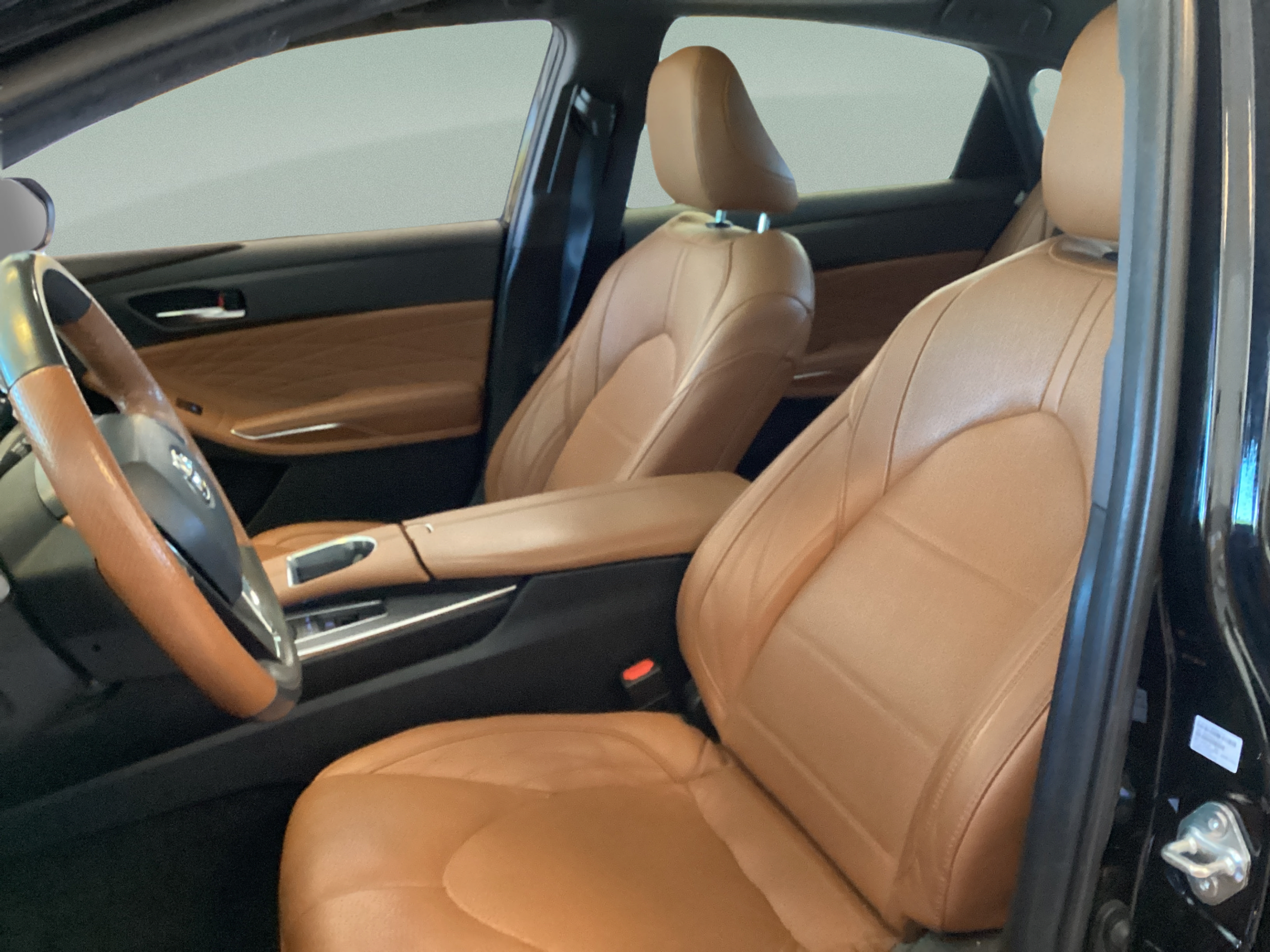 Certified 2022 Toyota Avalon Limited w/ Advanced Safety Package FWD image 15