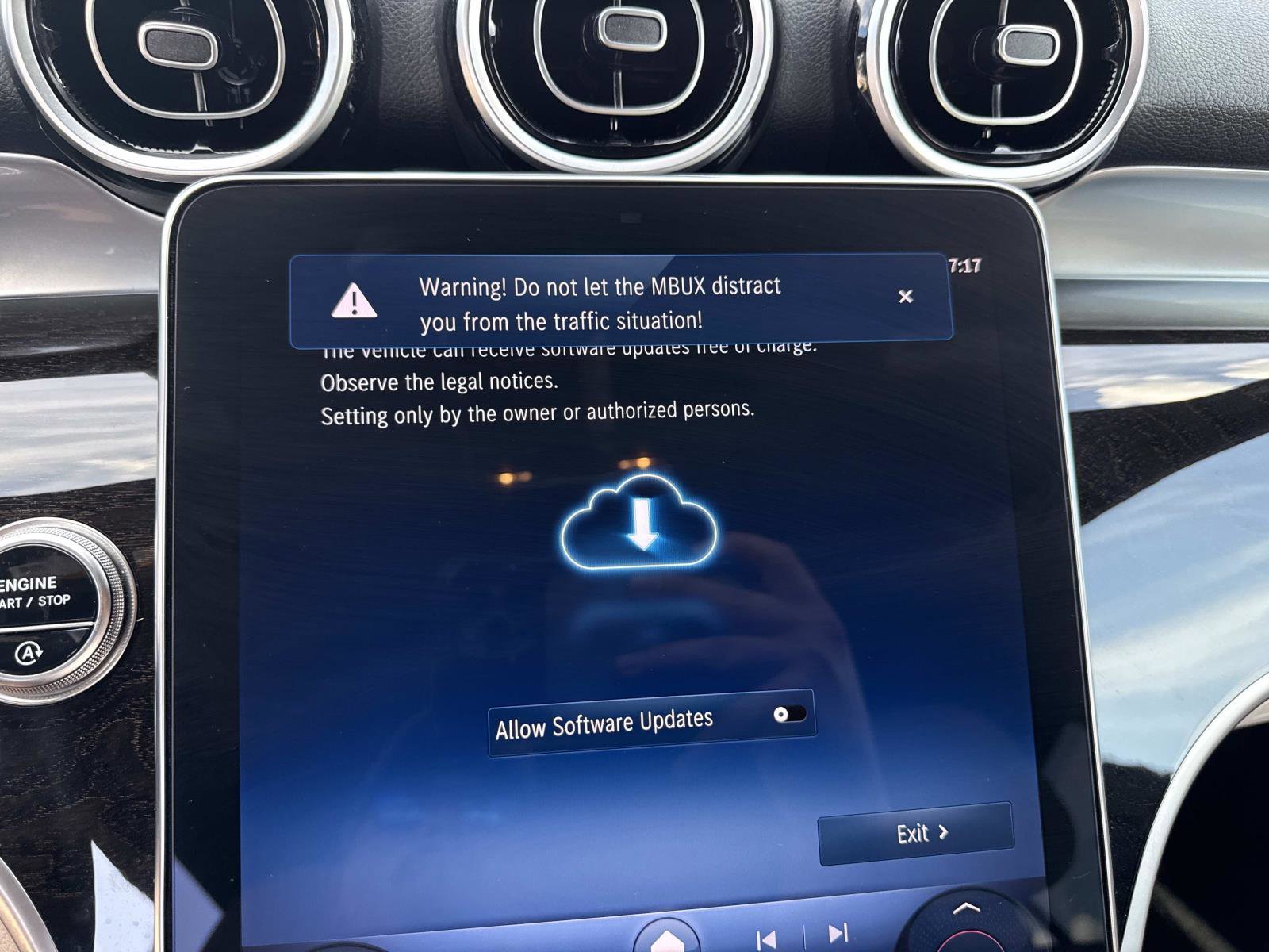 Used 2025 Mercedes-Benz GLC 300 image 25