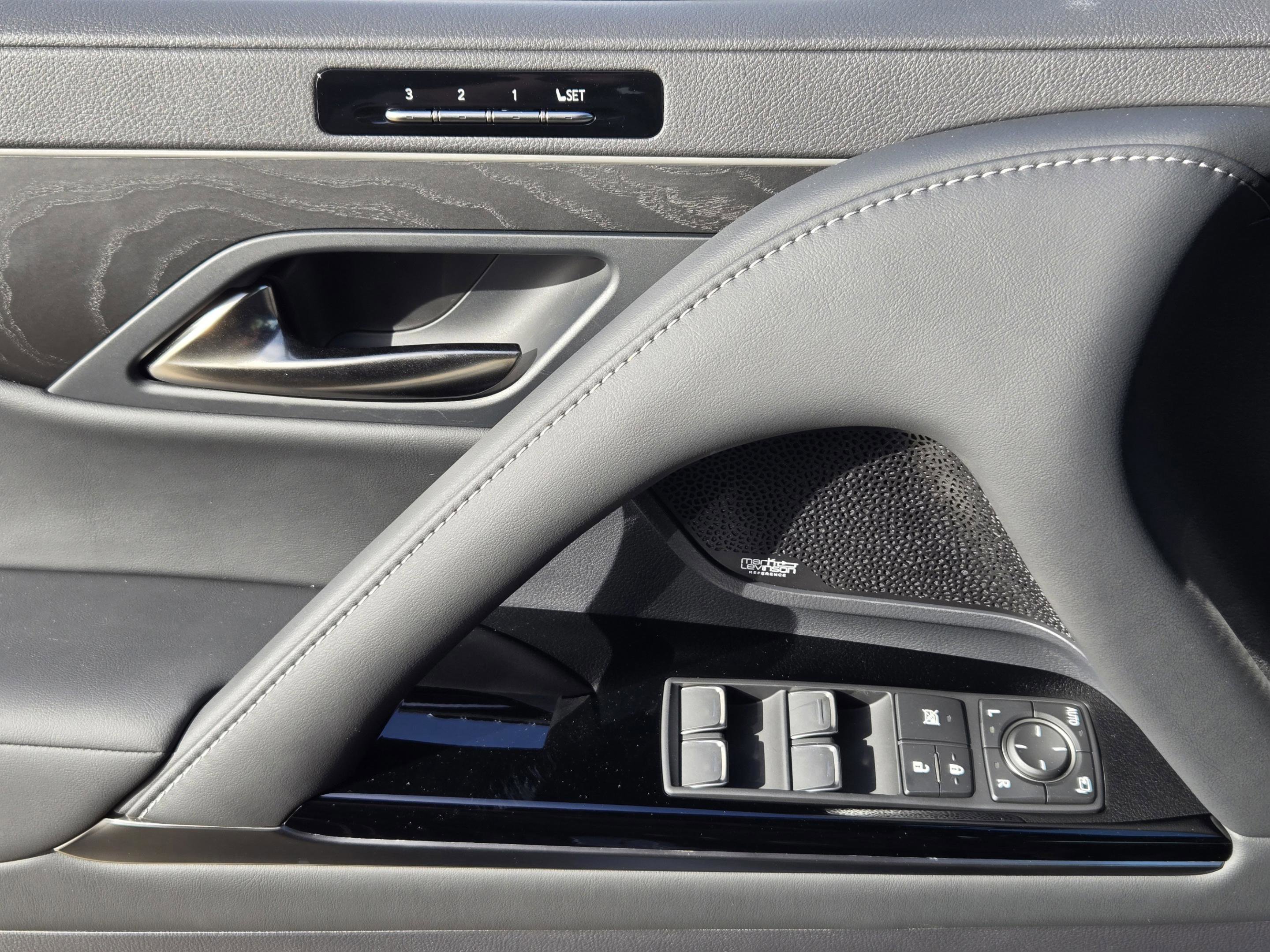 New 2026 Lexus LX 700h Luxury image 17