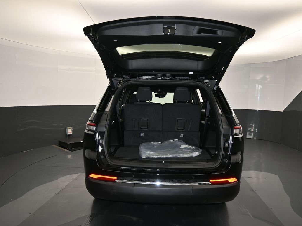 Used 2024 Jeep Grand Cherokee L Laredo w/ Luxury Tech Group I image 32