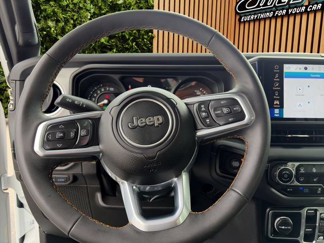 Used 2024 Jeep Wrangler Unlimited Sahara AWD/4WD image 35