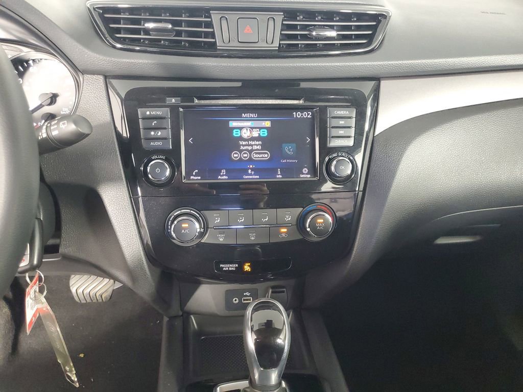 Used 2020 Nissan Rogue Sport S image 16