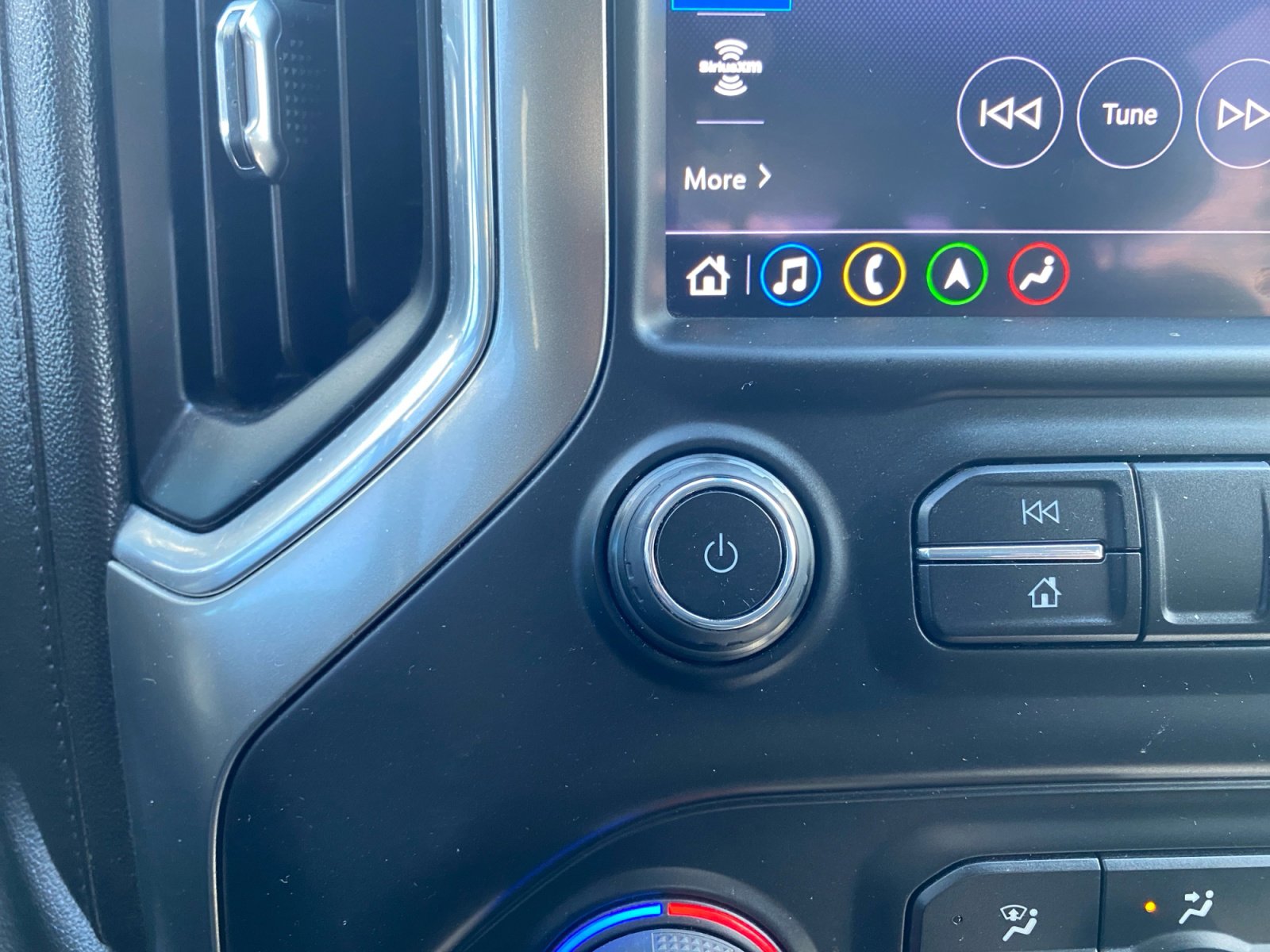 Used 2020 Chevrolet Silverado 2500 LTZ w/ LTZ Premium Package image 17