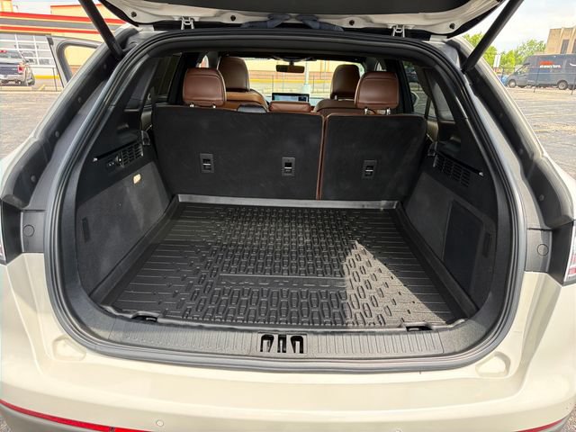 Used 2023 Lincoln Nautilus Reserve AWD/4WD image 28