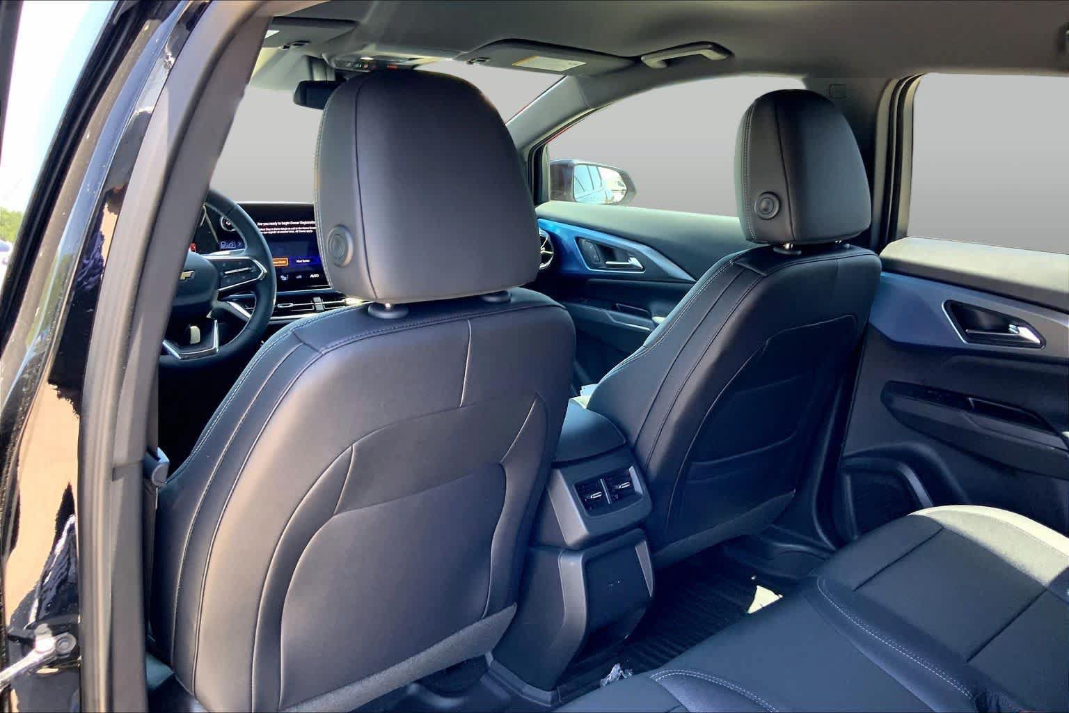 New 2026 Chevrolet Equinox EV LT AWD/4WD image 23