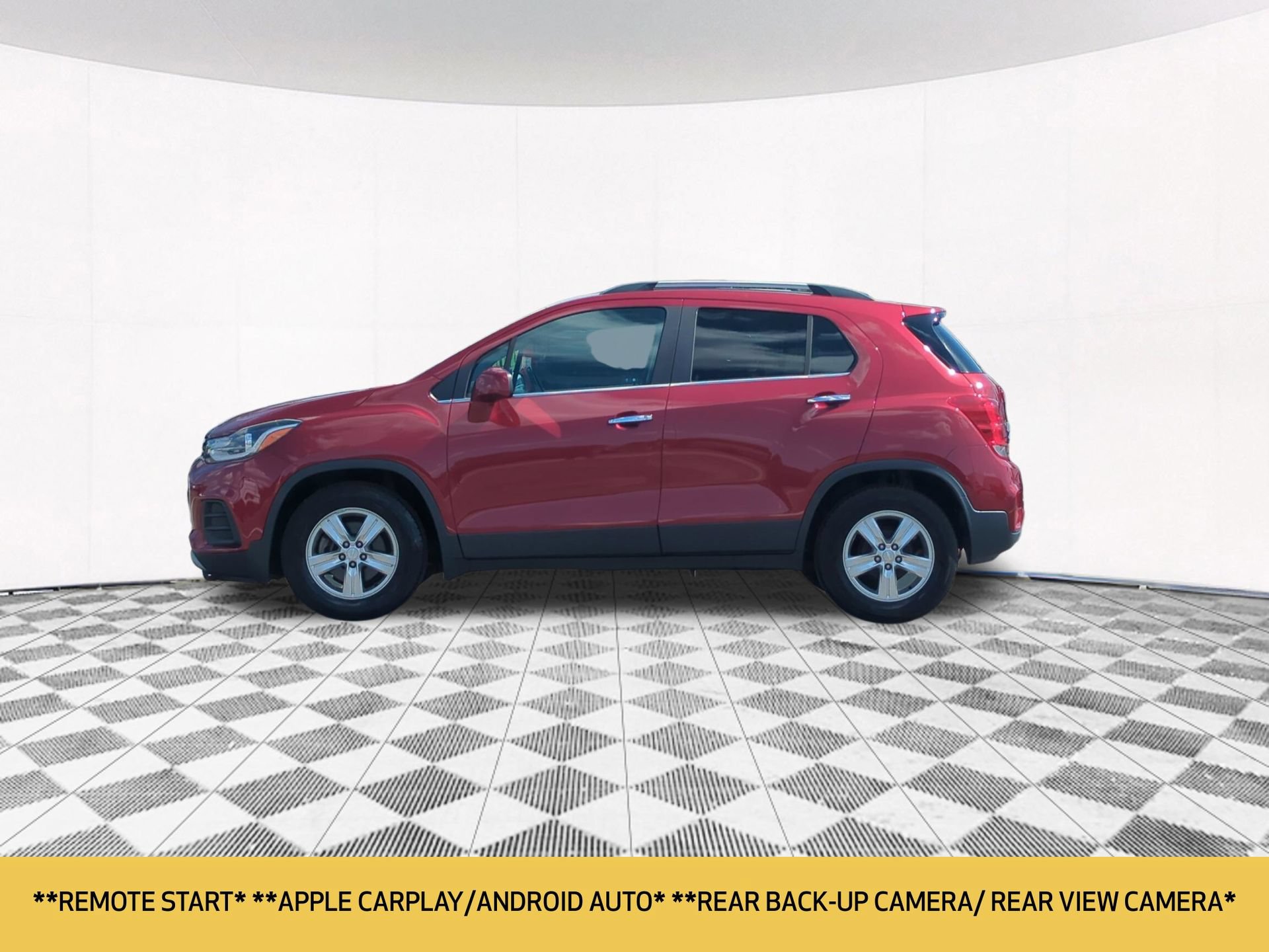 Used 2018 Chevrolet Trax LT w/ LT Convenience Package FWD image 2