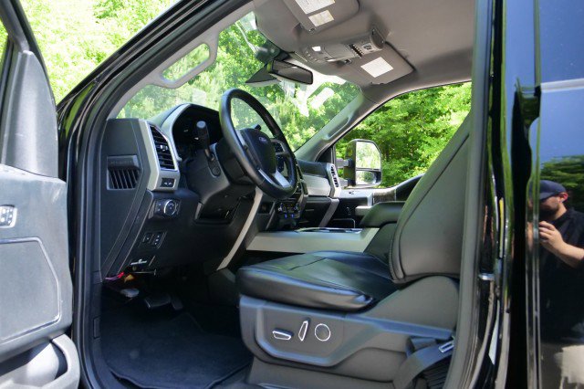 Used 2018 Ford F250 Lariat w/ Lariat Ultimate Package AWD/4WD image 24