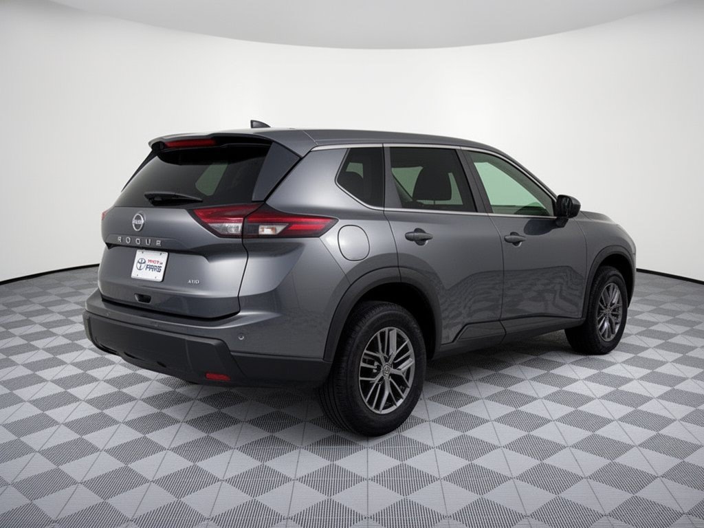 Used 2024 Nissan Rogue S AWD/4WD image 9