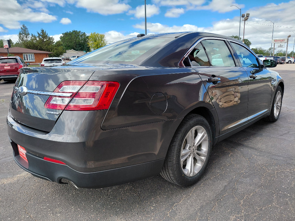 Used 2018 Ford Taurus SE FWD image 6