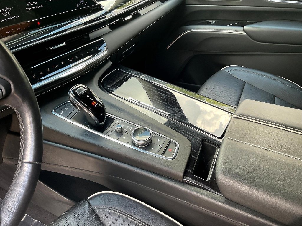 Used 2023 Cadillac Escalade Sport w/ LPO, ONYX Package AWD/4WD image 15