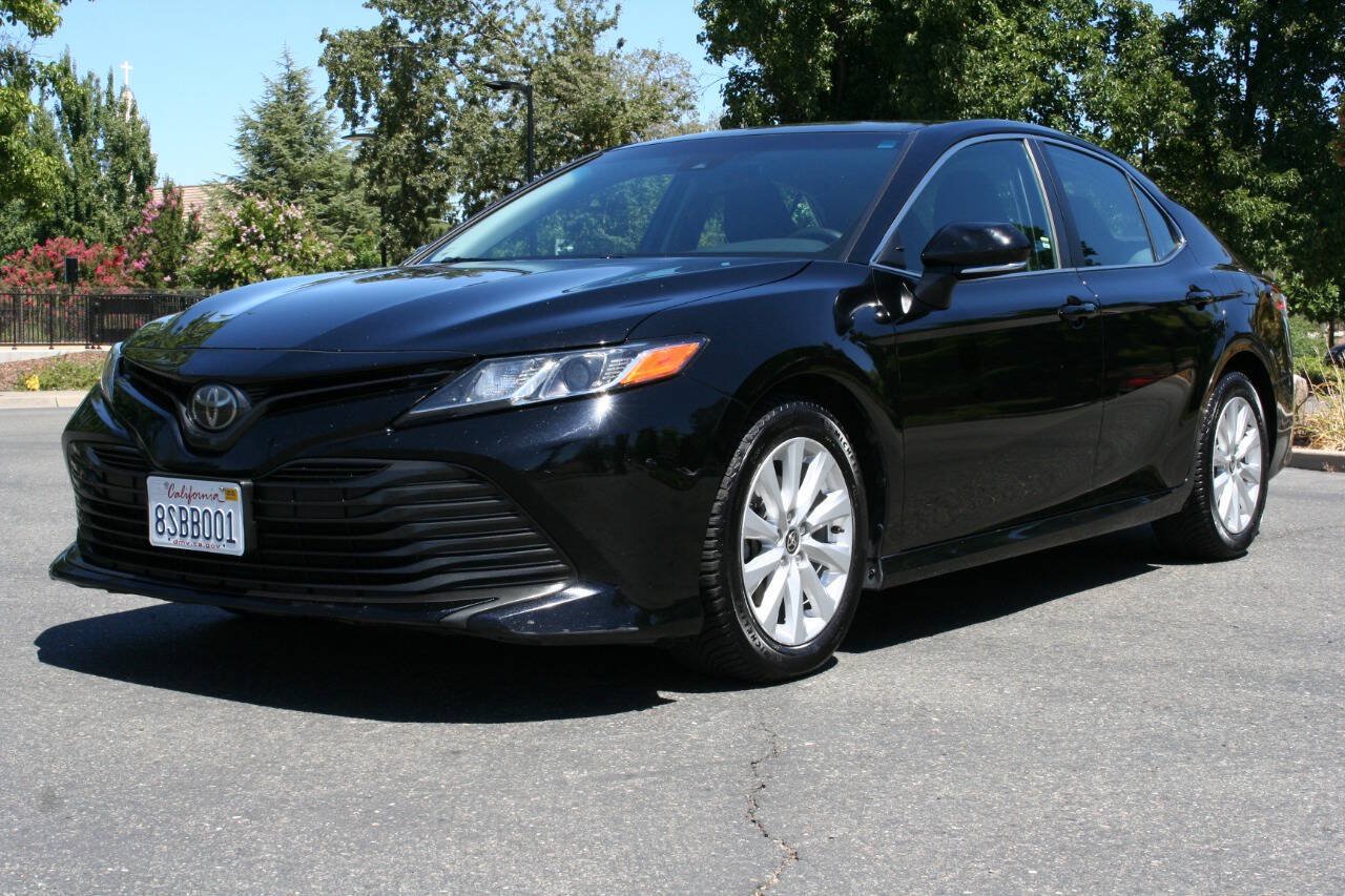 Used 2020 Toyota Camry LE w/ Convenience Package FWD image 9