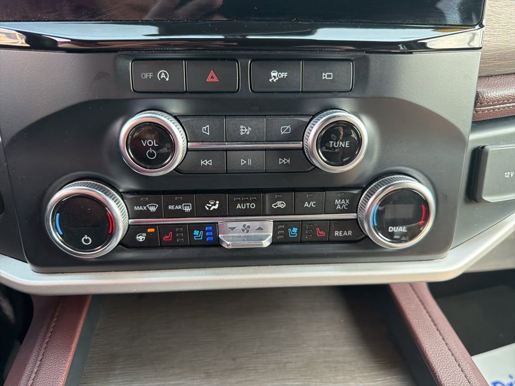 Used 2024 Ford Expedition Limited image 28