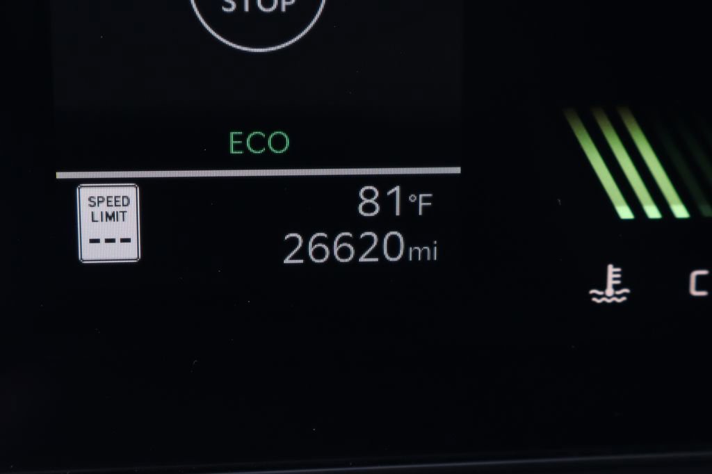 Used 2025 Kia Carnival image 24