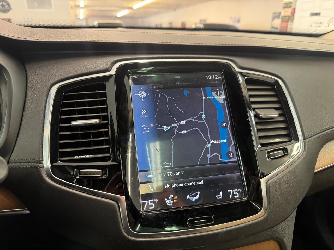 Used 2016 Volvo XC90 T8 Inscription w/ Vision Package image 14