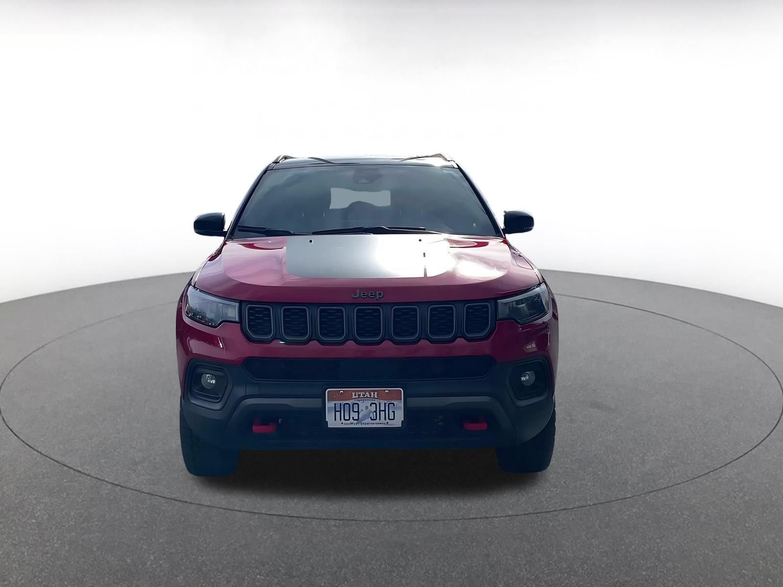 Used 2025 Jeep Compass Trailhawk AWD/4WD image 4