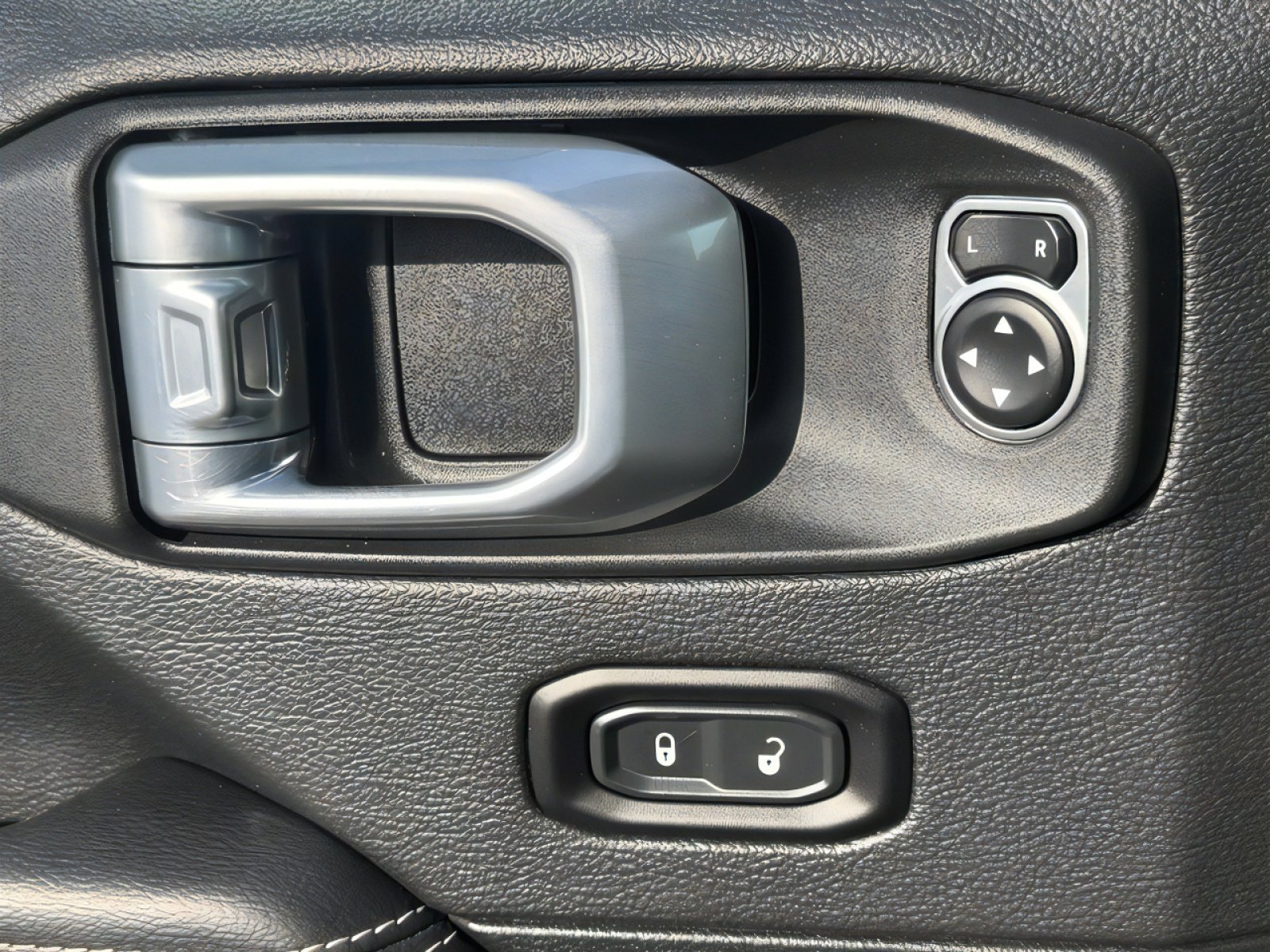 Used 2021 Jeep Wrangler Unlimited Sahara w/ Cold Weather Group image 24