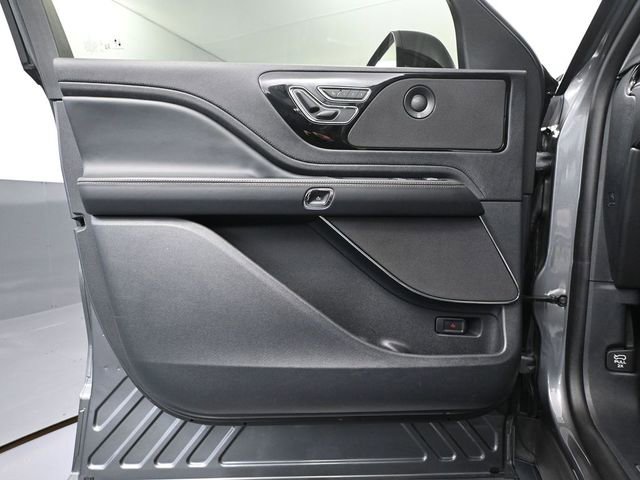 Used 2025 Lincoln Aviator Reserve w/ Jet Appearance Package image 19