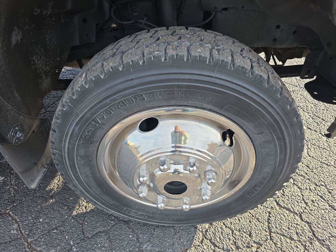 Used 2001 Ford F550 4x4 Regular Cab Super Duty image 16
