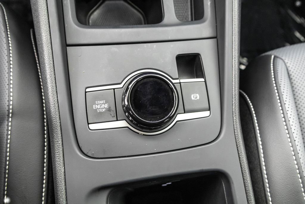 Used 2025 Volkswagen Tiguan SE image 19