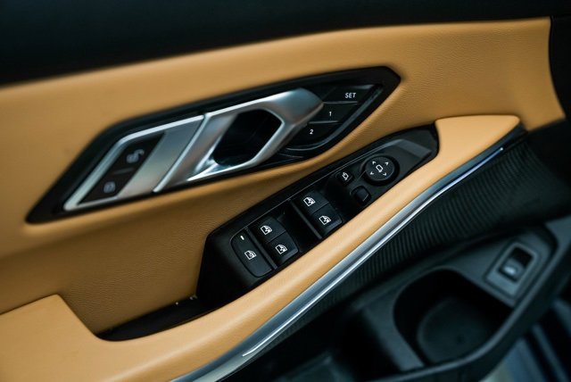 Used 2023 BMW 330i xDrive Sedan w/ Premium Package image 25