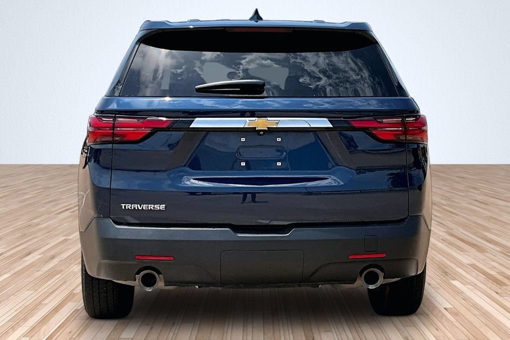 Used 2023 Chevrolet Traverse LS w/ Safety Package FWD image 4