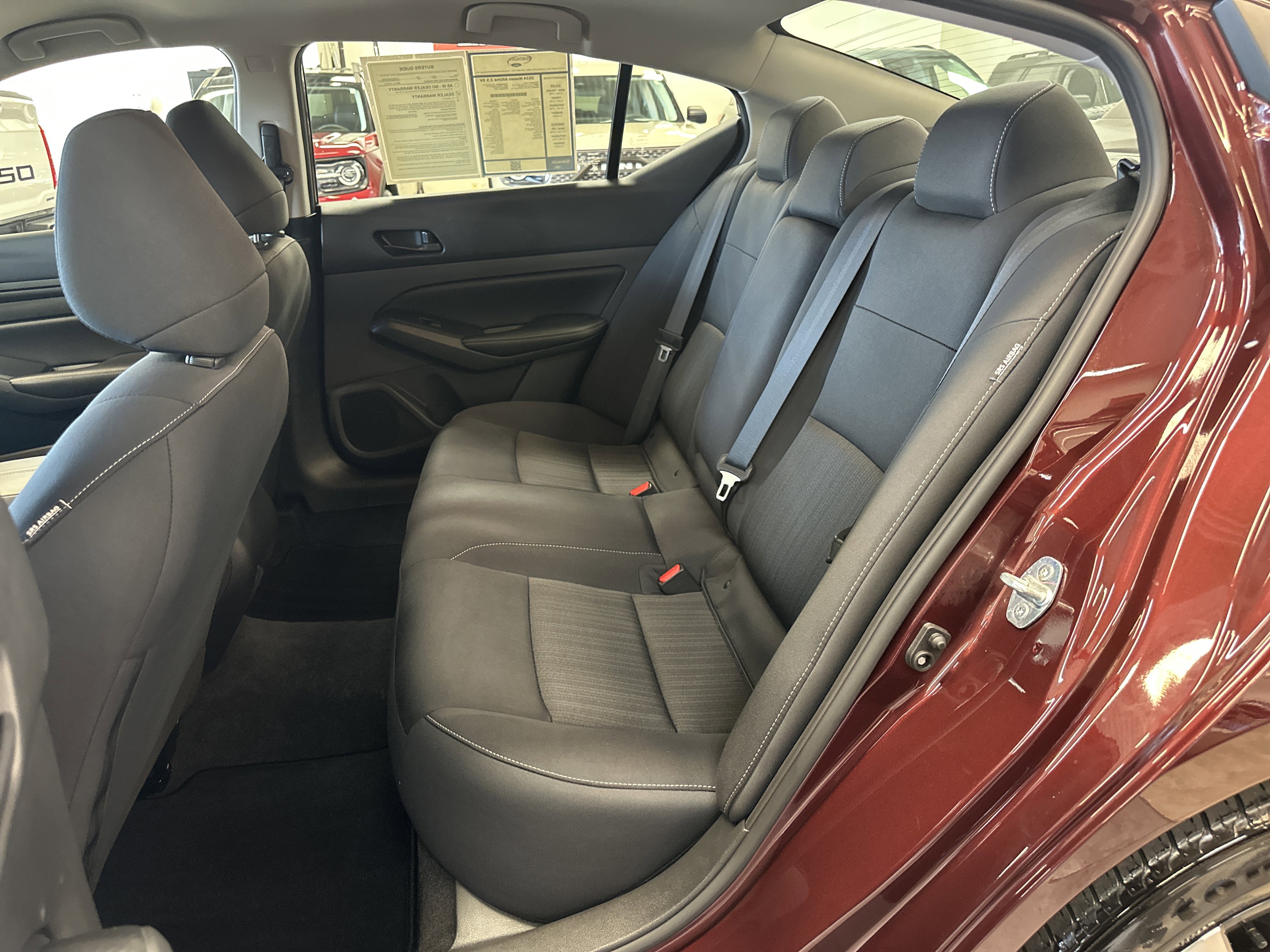 Used 2024 Nissan Altima 2.5 SV image 5