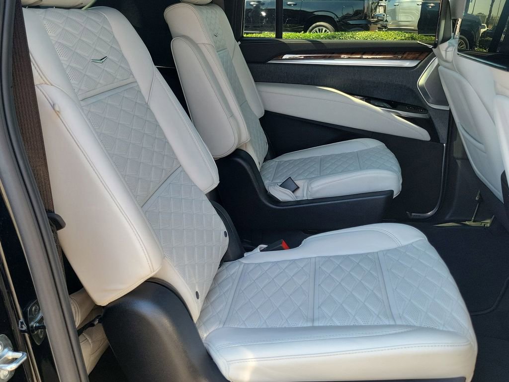Used 2025 Cadillac Escalade ESV Sport Platinum image 27