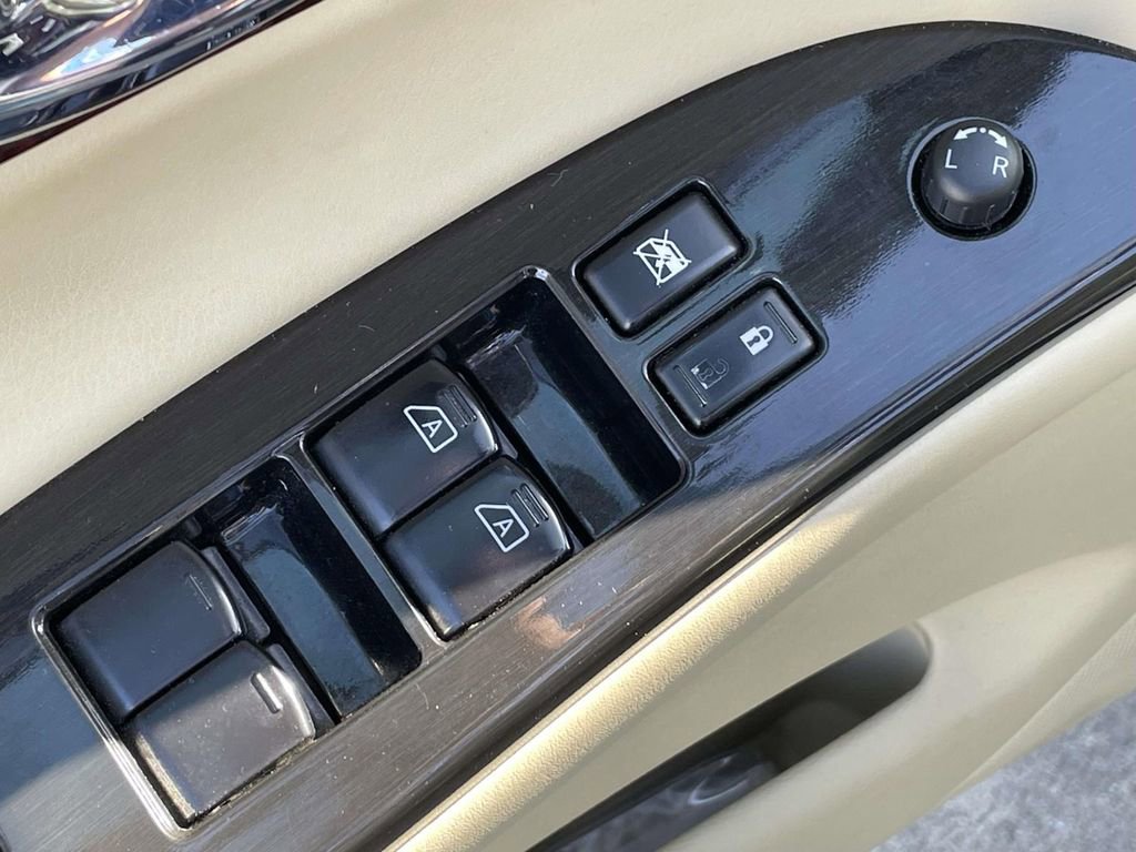 Used 2017 INFINITI QX50 AWD w/ Premium Plus Package image 16