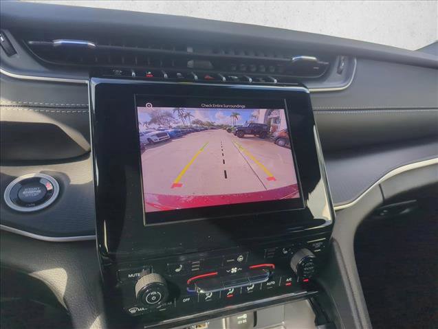 New 2025 Jeep Grand Cherokee L Altitude image 10