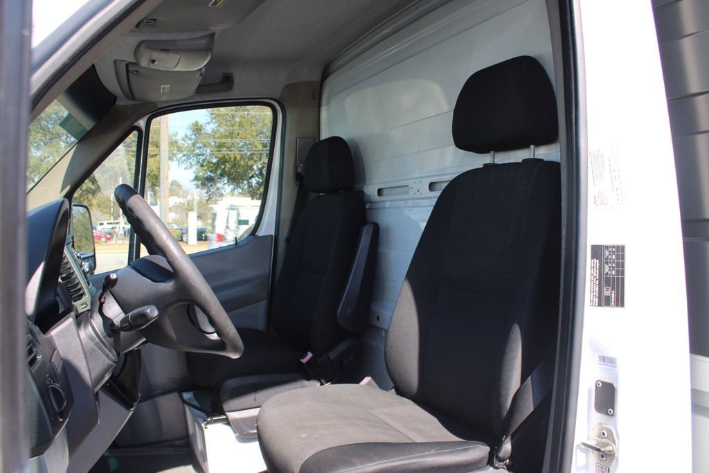 Used 2015 Freightliner Sprinter 3500 image 23