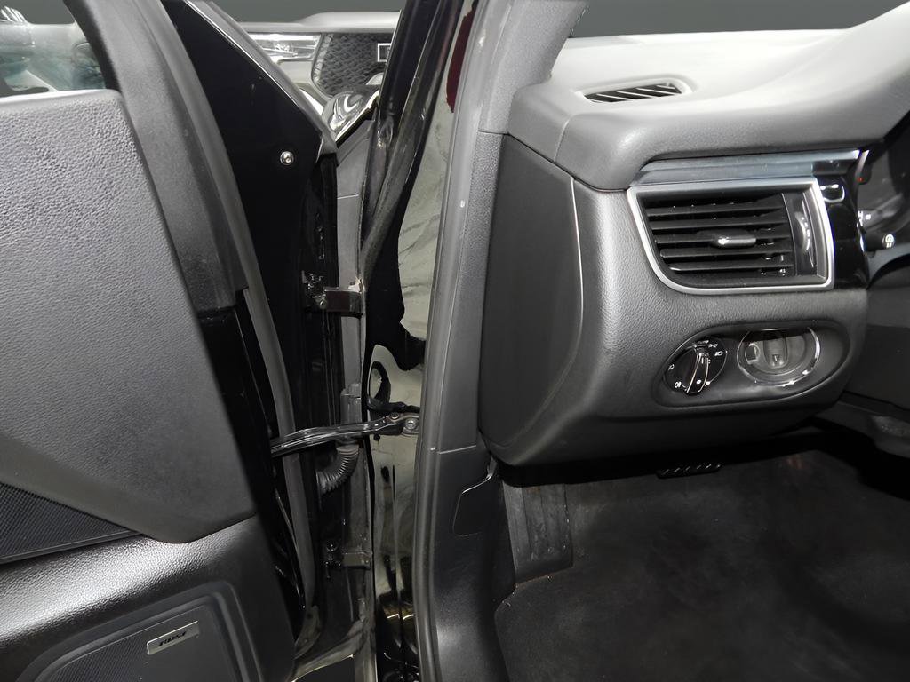 Used 2018 Porsche Macan Sport Edition image 28