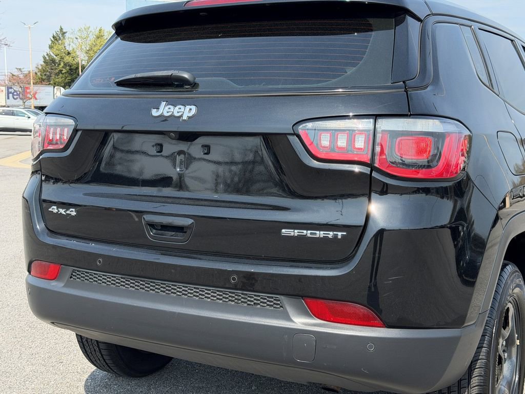 Used 2018 Jeep Compass Sport w/ Tech Group image 12