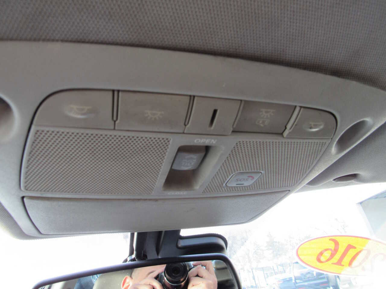 Used 2016 Nissan Maxima Platinum w/ Interior Lighting Package image 19