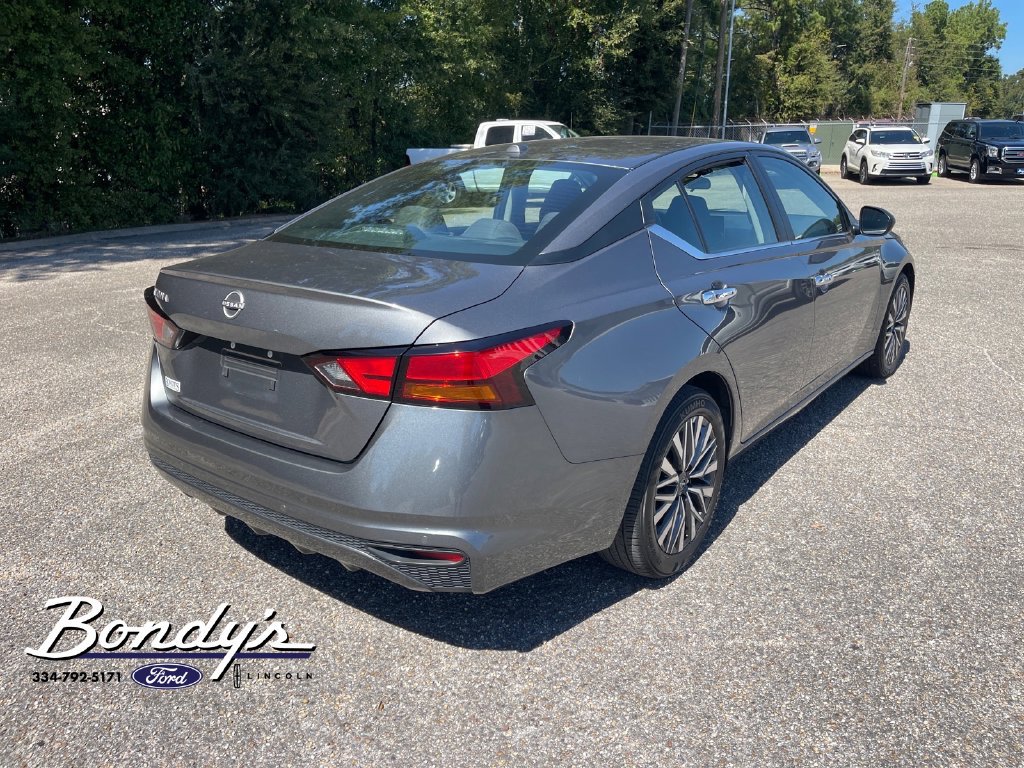 Used 2025 Nissan Altima 2.5 SV FWD image 15
