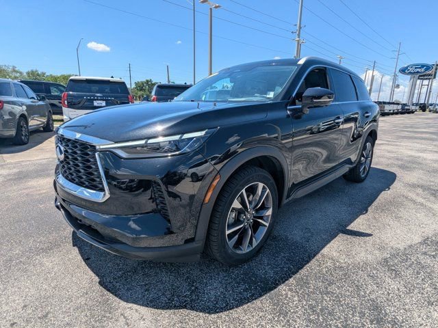 Used 2023 INFINITI QX60 Luxe w/ Vision Package FWD image 9