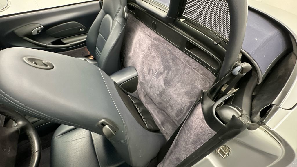 Used 2000 Porsche Boxster image 15