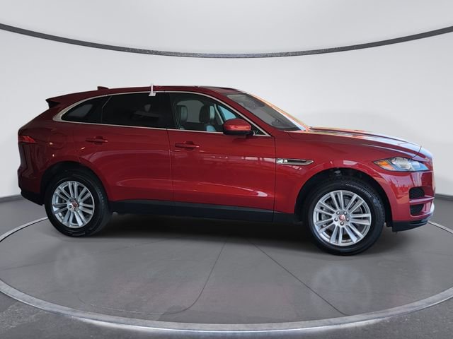 Used 2019 Jaguar F-PACE Prestige image 2
