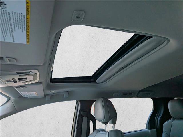 Used 2025 Toyota Sienna XLE w/ XLE Plus Package image 15