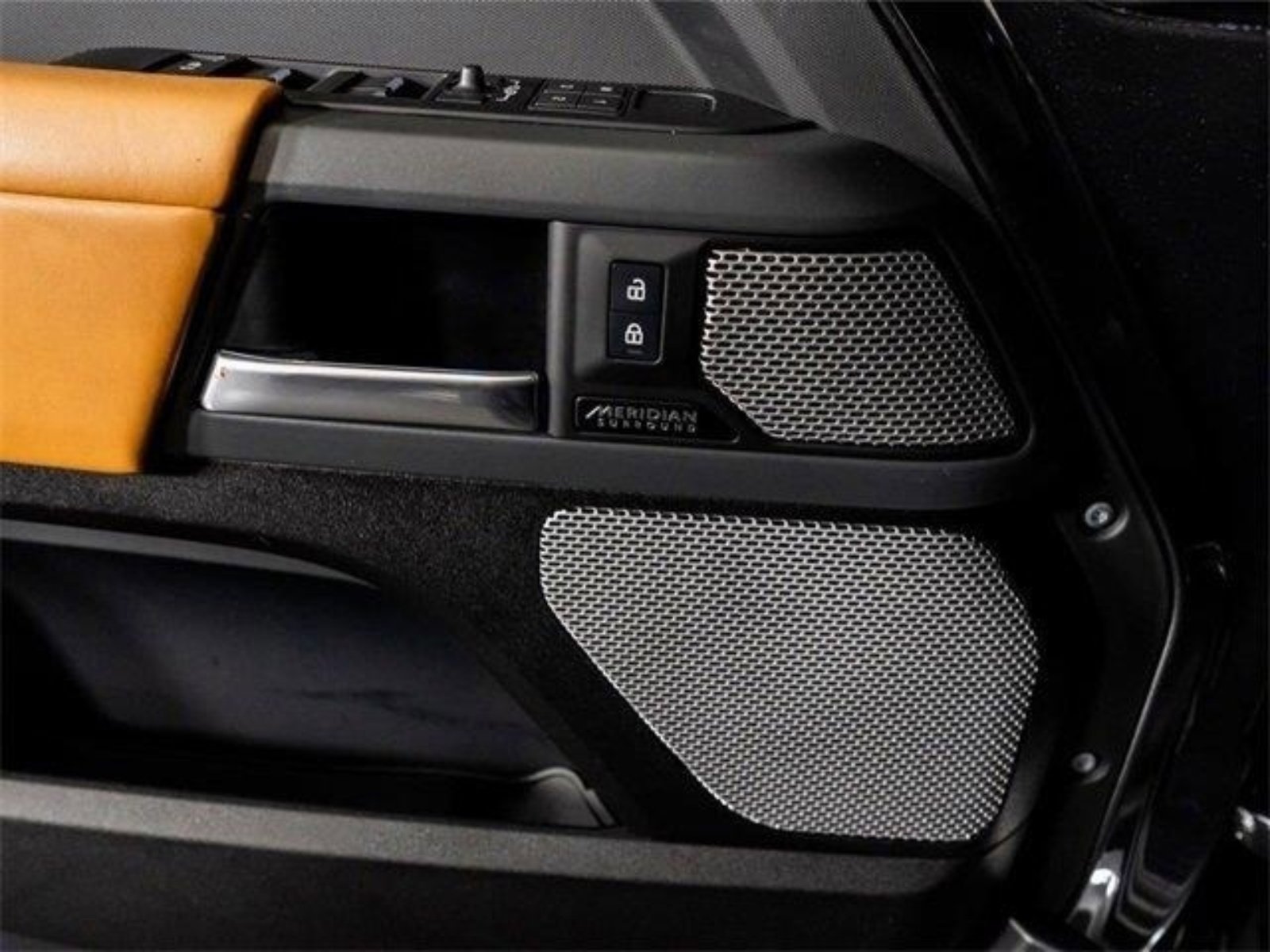 Used 2023 Land Rover Defender 130 X image 41