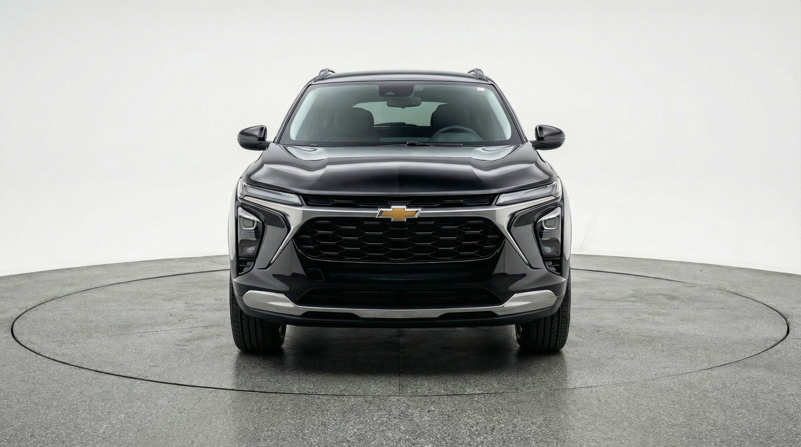 Used 2025 Chevrolet Trax LT FWD image 2