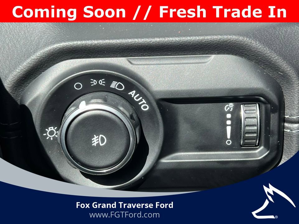 Used 2025 Jeep Wrangler Unlimited Sahara AWD/4WD image 15