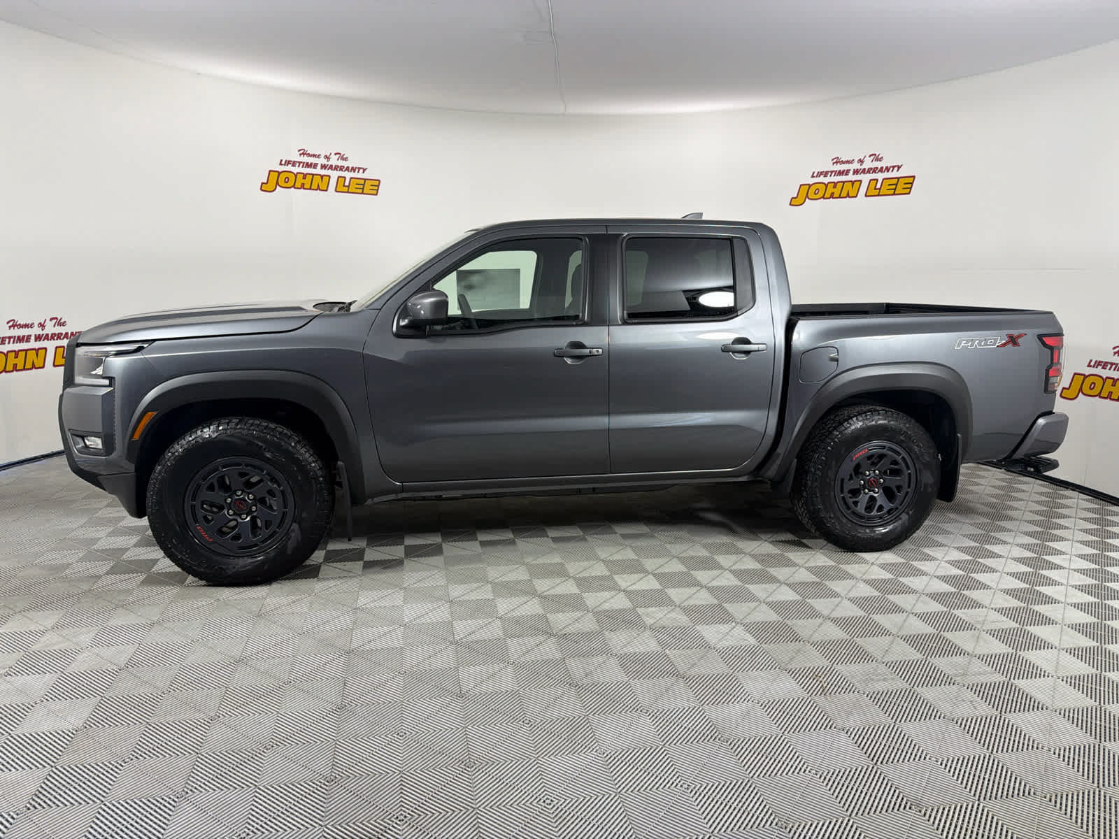 New 2026 Nissan Frontier Pro-X w/ Tow Package RWD image 2