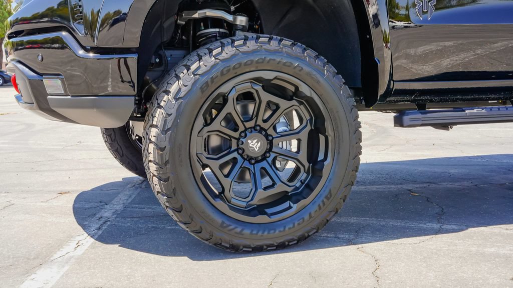 New 2026 GMC Sierra 1500 AT4 w/ AT4 Premium Package AWD/4WD image 7