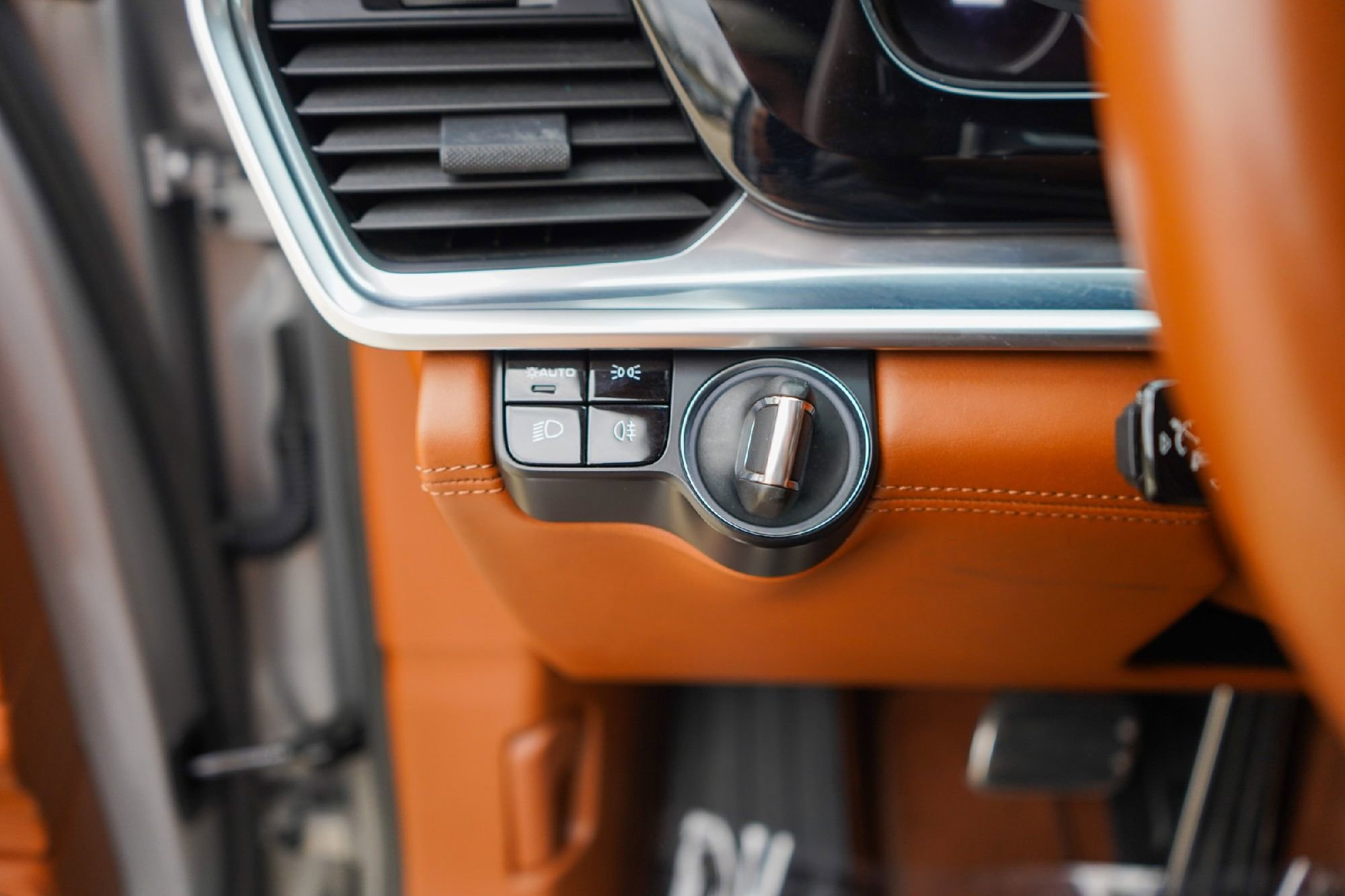 Used 2018 Porsche Panamera 4S image 20