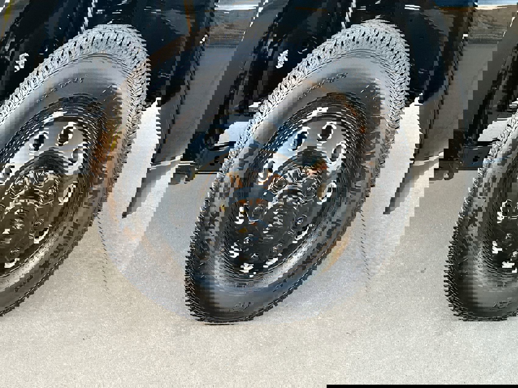 Used 2025 RAM 3500 Limited image 10