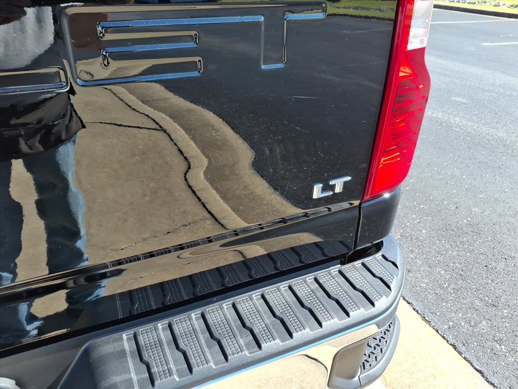 Used 2025 Chevrolet Silverado 2500 LT image 5
