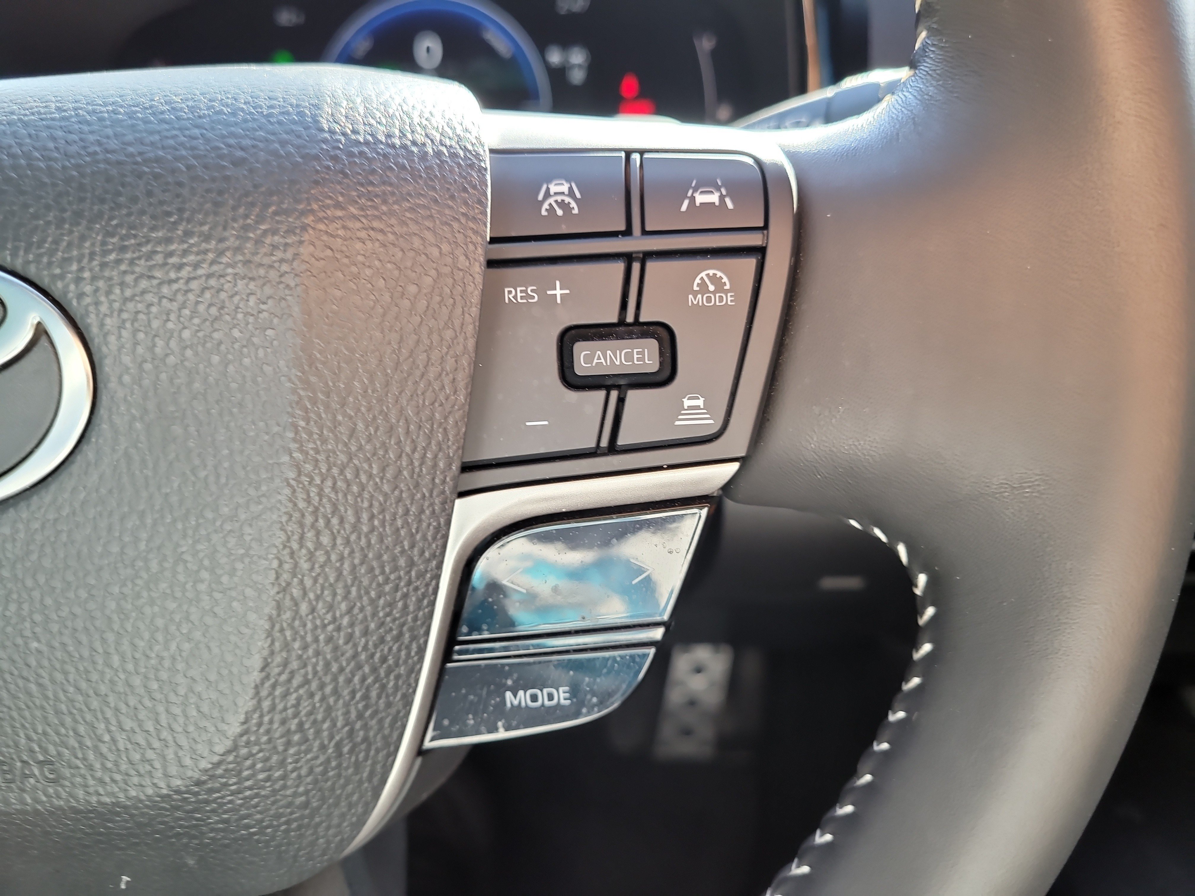Certified 2025 Toyota Camry SE FWD image 29