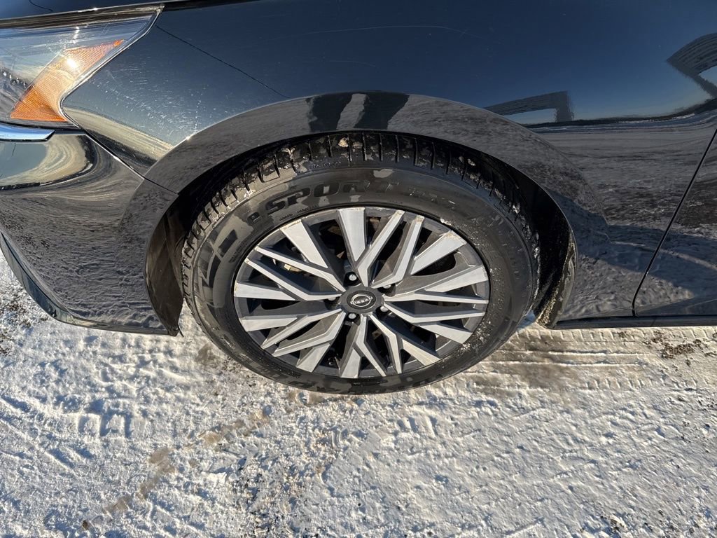 Used 2024 Nissan Altima 2.5 SV image 15